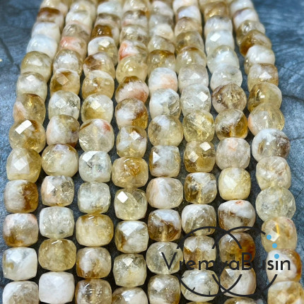 Цитрин, кубик ок. 7.5 мм с микроогранкой ювелирн.качества (1/2 нити, ок. 25 шт.)