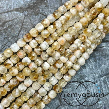 Цитрин, кубик ок. 7.5 мм с микроогранкой ювелирн.качества (1/2 нити, ок. 25 шт.)