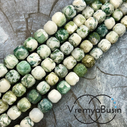 Агат моховый, кубик ок. 8.5 мм с микроогранкой ювелирн.качества (1/2 нити, ок. 20 шт.)