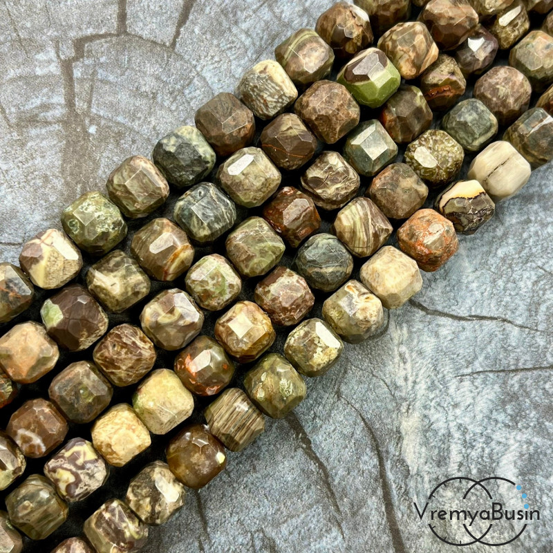 Яшма, кубик ок. 8.5 мм с микроогранкой ювелирн.качества (1/2 нити, ок. 20 шт.)