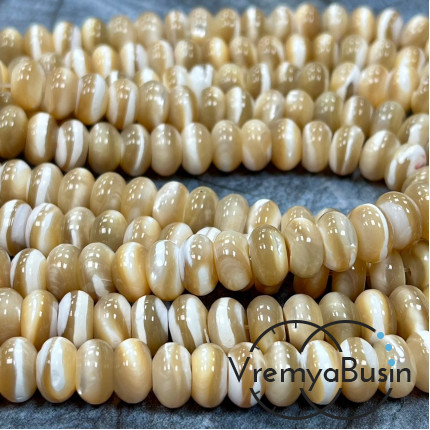 Бусина из перламутра, рондель гладкий 5х8 мм, цв. кремовый (нить, ок.  80  шт.)