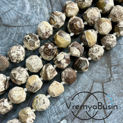 Яшма, крупные граненые округлые бусины ок. 16 мм (1/2 нити, 13 шт.)