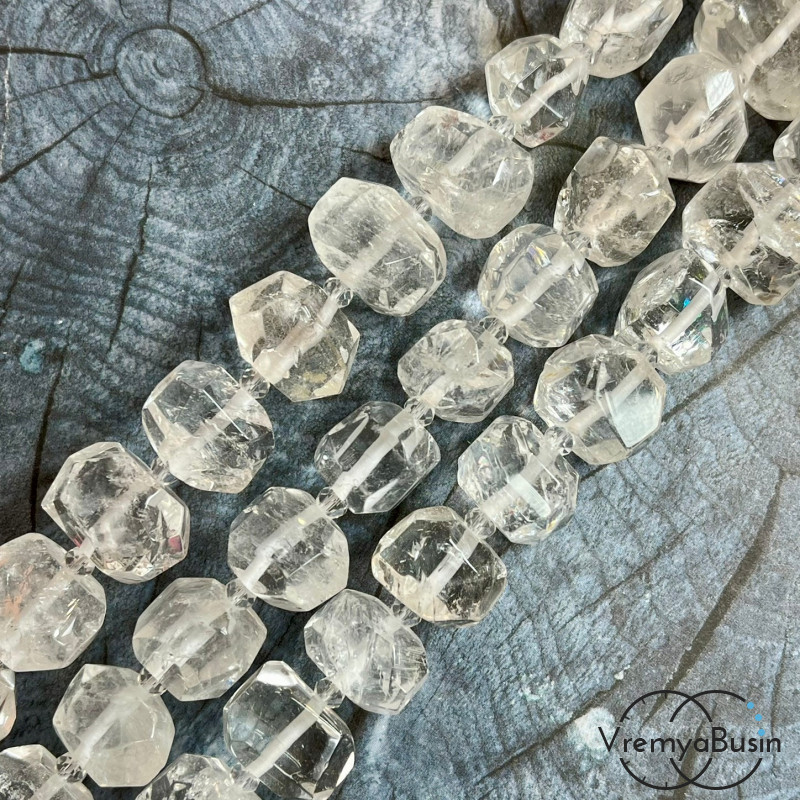 Горный хрусталь, бусины свободной огранки ок. 15х18 мм (1/2 нити, ок. 12-13 шт.)