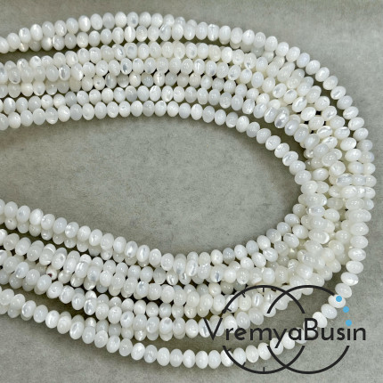 Бусина из перламутра, рондель гладкий 3х4 мм, цв. белый (нить, ок.  130  шт.)