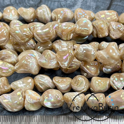 Перламутр с переливающимся покрытием, галтовка ок. 12 мм (нить, ок. 30  шт.)