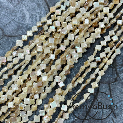 Перламутр с переливающимся покрытием, клевер плоский ок. 6х3 мм (нить, ок. 60  шт.)