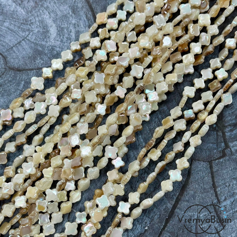 Перламутр с переливающимся покрытием, клевер плоский ок. 6х3 мм (нить, ок. 60  шт.)