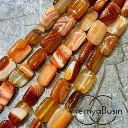 Агат тонированный, прямоугольник плоский 13х18 мм (1/2 нити, ок. 11 шт.)