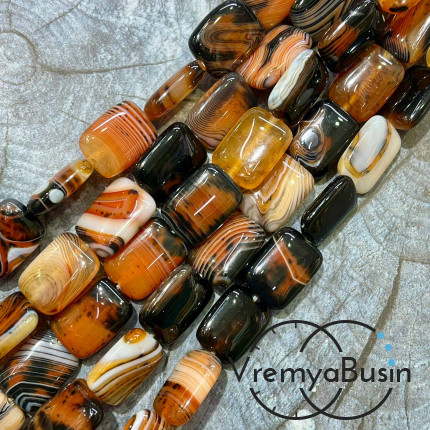 Агат тонированный, прямоугольник плоский 13х18 мм (1/2 нити, ок. 11 шт.)