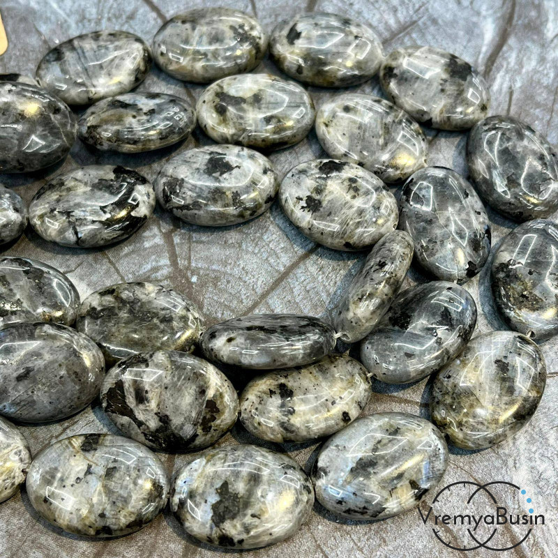 Ларвикит - черный лабрадор, овал плоский 18х25 мм (1/2 нити, ок. 8 шт.)