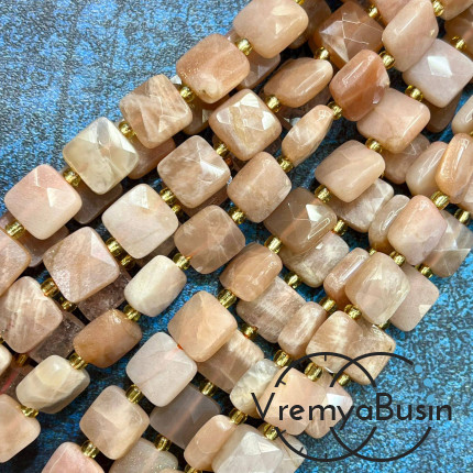 Солнечный камень, бусины граненые плоские кубики, ок. 10х10х5 мм (нить, ок. 30 шт.)