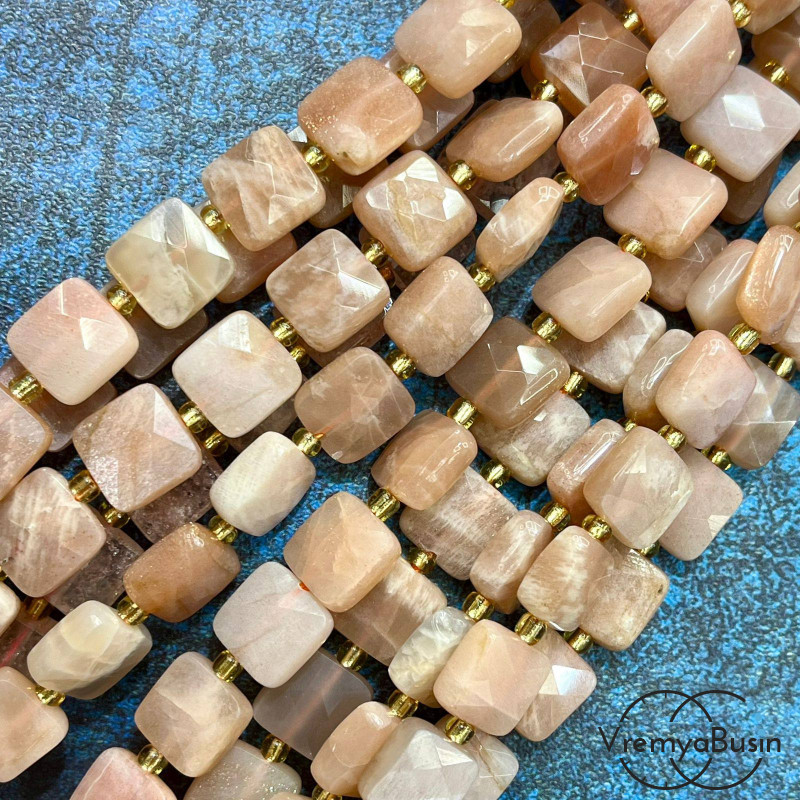 Солнечный камень, бусины граненые плоские кубики, ок. 10х10х5 мм (нить, ок. 30 шт.)