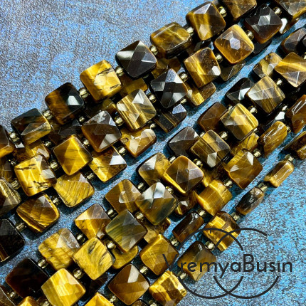 Тигровый глаз, бусины граненые плоские кубики, ок. 10х10х5 мм (нить, ок. 30 шт.)