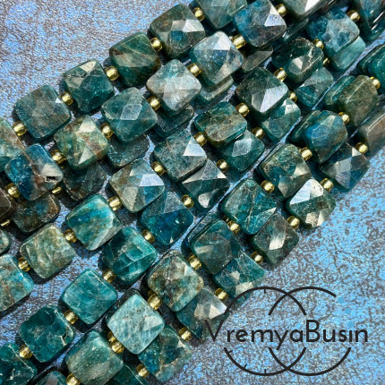 Апатит, бусины граненые плоские кубики, ок. 10х10х5 мм (нить, ок. 30 шт.)