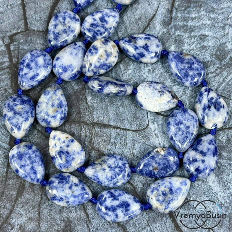 Азурит, капля плоская 13х18 мм (1/2 нити, ок. 11 шт.)