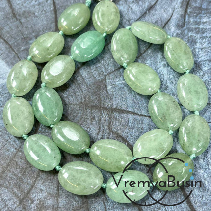 Нефрит, овал плоский 13х18мм (1/2 нити, ок. 11 шт.)