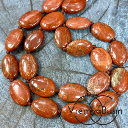 Яшма красная, овал плоский 13х18мм (1/2 нити, ок. 11 шт.)