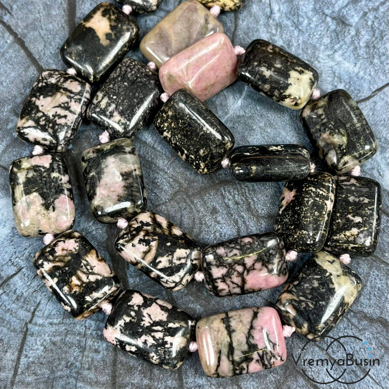 Родонит, прямоугольник плоский 13х18 мм (1/2 нити, ок. 10 шт.)