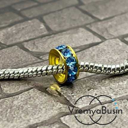 Бусина металлическая со стразами, кольцо 10х4 мм, цв. голубой  (1 шт.)