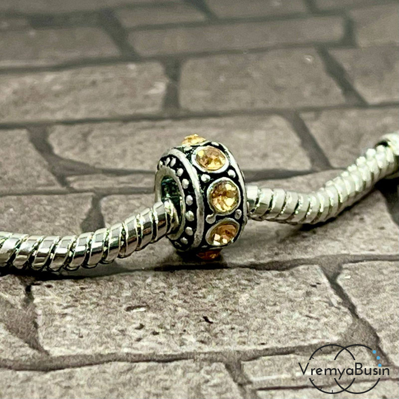 Бусина металлическая со стразами, 10х6 мм, цв. кремовый (1 шт.)