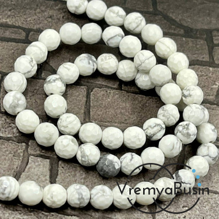 Кахолонг белый граненый шарик 6 мм (нить, ок. 65 шт.)