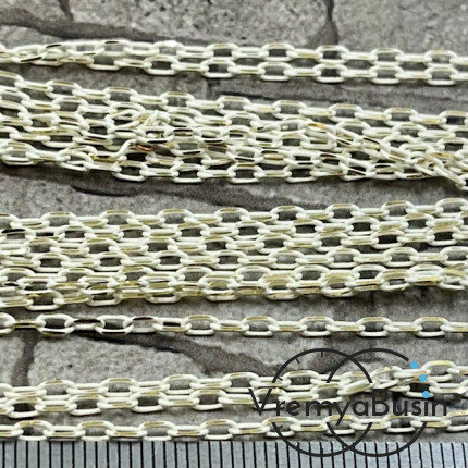 Цепочка металлическая с эмалью, звено ок. 2х4 мм, цв. белый (1 м.)