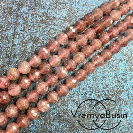 Кварц клубничный, шарик граненый 8 мм  (1/2 нити, ок. 24 шт.)