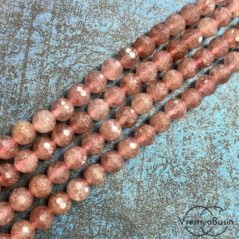 Кварц клубничный, шарик граненый 8 мм  (1/2 нити, ок. 24 шт.)