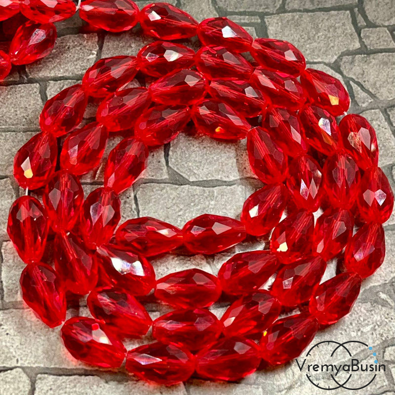 Бусина капля, граненое стекло 10х15 мм., цв. красный (нить, ок. 50 шт.) Бусина капля, граненое стекло 10х15 мм., цв. красный (нить, ок. 50 шт.)