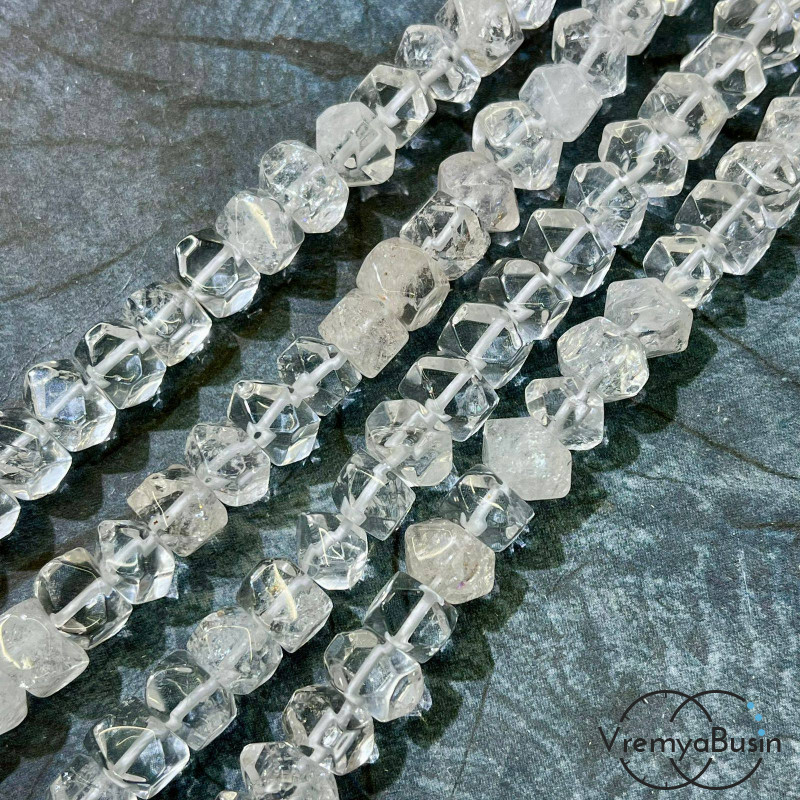 Горный хрусталь, бусины свободной огранки ок. 15х18 мм (нить, ок. 50 шт.)
