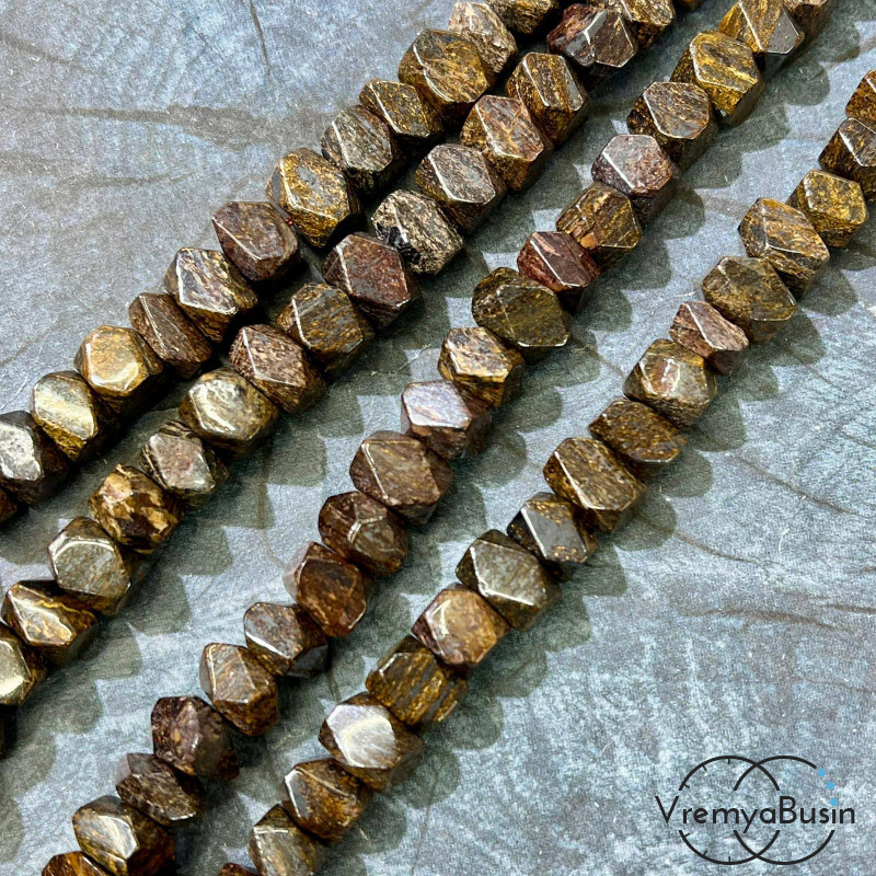 Бронзит, бусины свободной огранки ок. 15х18 мм (нить, ок. 50 шт.)