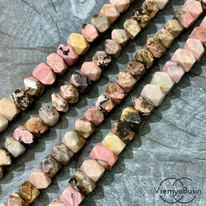 Родонит, бусины свободной огранки ок. 15х18 мм (нить, ок. 50 шт.)