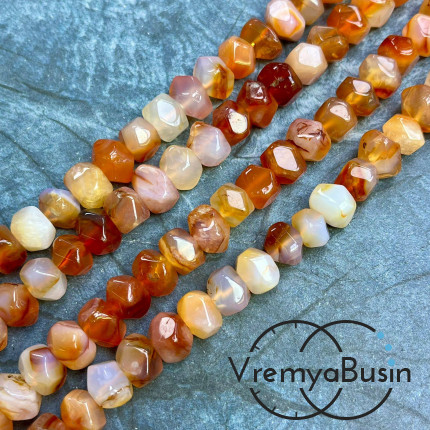 Сердолик, бусины свободной огранки ок. 15х18 мм (нить, ок. 50 шт.)