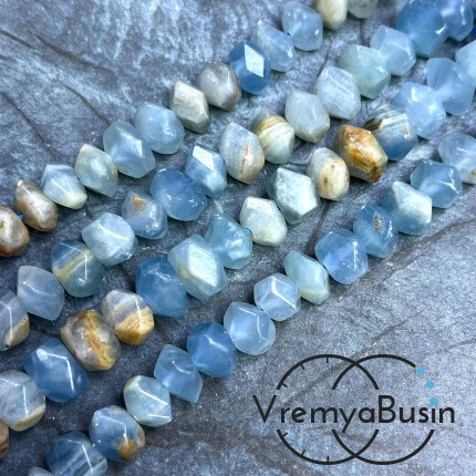 Халцедон, бусины свободной огранки ок. 15х18 мм (нить, ок. 50 шт.)
