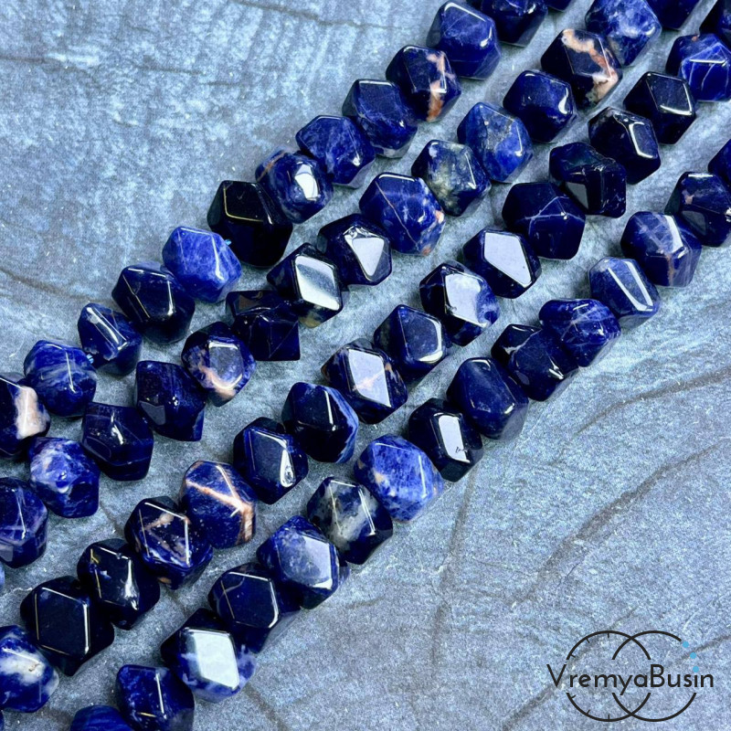 Содалит, бусины свободной огранки ок. 15х18 мм (нить, ок. 50 шт.)