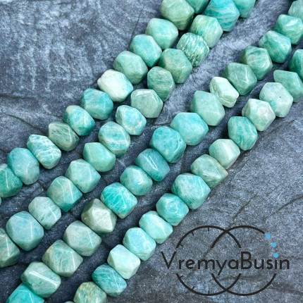Амазонит, бусины свободной огранки ок. 15х18 мм (нить, ок. 50 шт.)