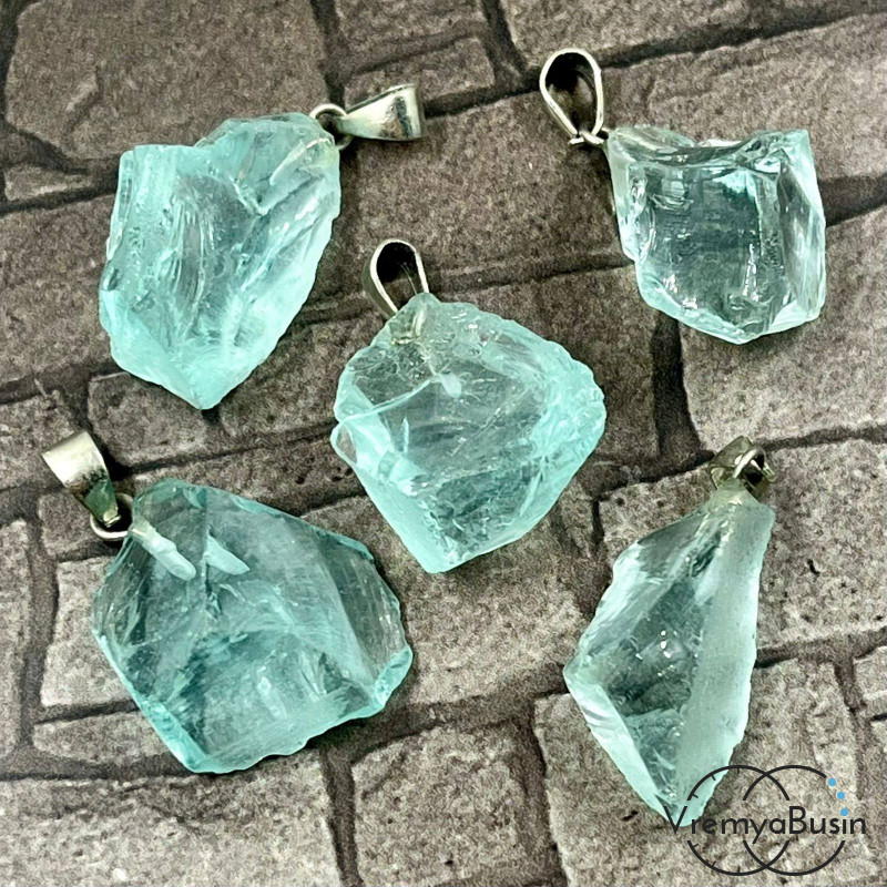 Аква-кварц, подвеска из скола необработанного камня, ок. 15х20 мм (1 шт.)