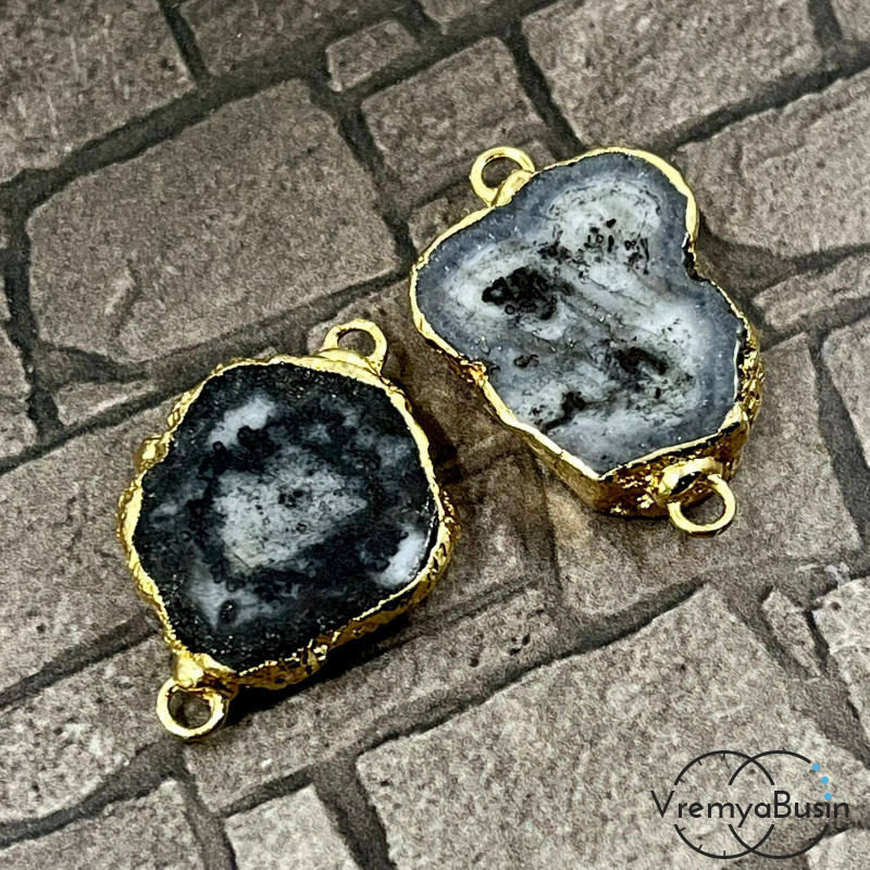 Коннектор из жеоды агата в металле под золото, ок. 20х25 мм, цв.  черный (1 шт.)