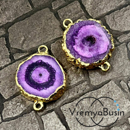 Коннектор из жеоды агата в металле под золото, ок. 20х25 мм, цв. фиолетовый  (1 шт.)
