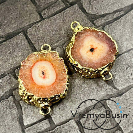 Коннектор из жеоды агата в металле под золото, ок. 20х25 мм, цв. бежевый  (1 шт.)