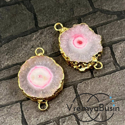 Коннектор из жеоды агата в металле под золото, ок. 20х25 мм, цв. розовый (1 шт.)