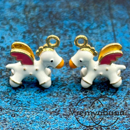 Подвеска с эмалью "Лошадка", 17х18 мм, из латуни  с позолотой (1 шт.) 