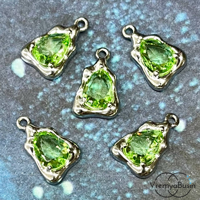 Подвеска с фианитом, капля 14х9 мм, латунь с родиевым покрытием, цв. салатовый  (1 шт.)