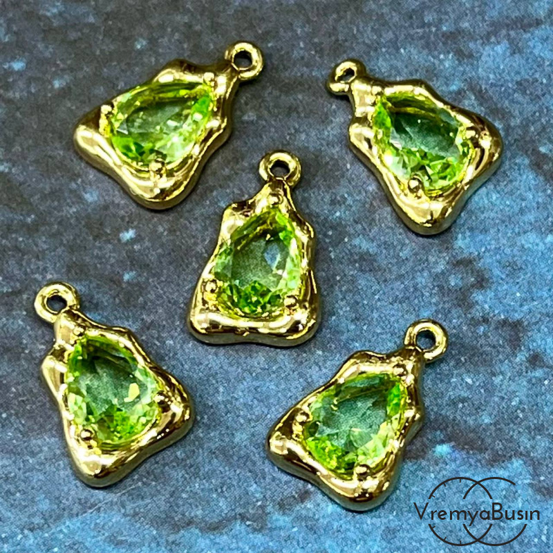 Подвеска с фианитом, капля 14х9 мм, латунь с позолотой, цв. салатовый  (1 шт.)