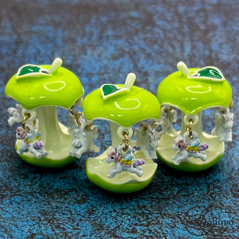 Бусина с эмалью "Яблоко-карусель", ок. 24х17 мм, из латуни с позолотой (1 шт.)