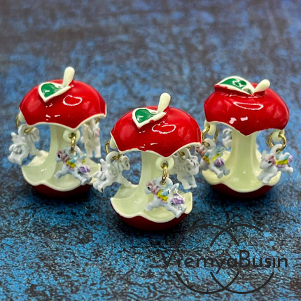 Бусина с эмалью "Яблоко-карусель", ок. 24х17 мм, из латуни с позолотой (1 шт.)