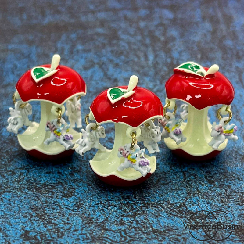 Бусина с эмалью "Яблоко-карусель", ок. 24х17 мм, из латуни с позолотой (1 шт.)