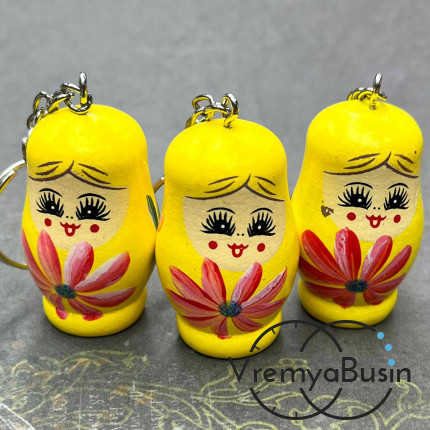 Подвеска из дерева «Матрешка», ок. 25х40 мм, цв. желтый  (1 шт.)
