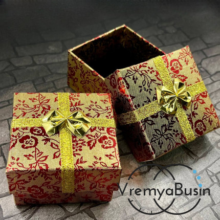 Коробочка подарочная с рисунком, 6х6х4 см, цв.    красный     (1 шт.)