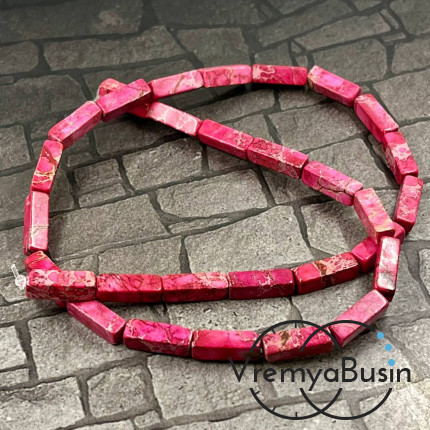 Варисцит, трубочка гладкая прямоугольная, 13х4 мм, цв. малиновый (нить, ок. 30 шт.)